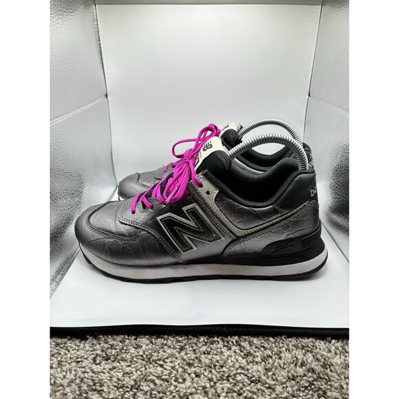 New Balance 574 Women’s Sneakers Metallic Silver Sz 7.5 Trainers Walking Comfort - Picture 4 of 6